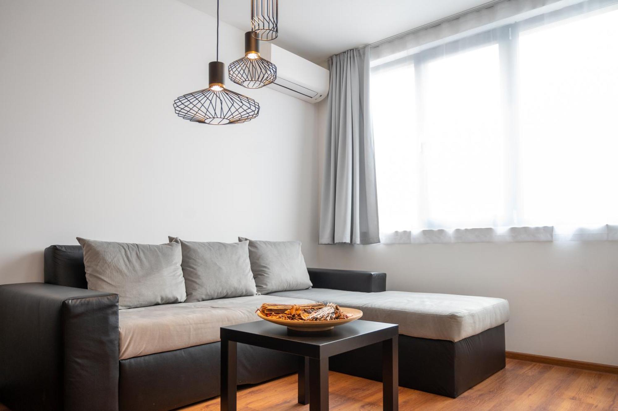 Sunny 1Bdr Apartment Near Center Sofia Exterior photo