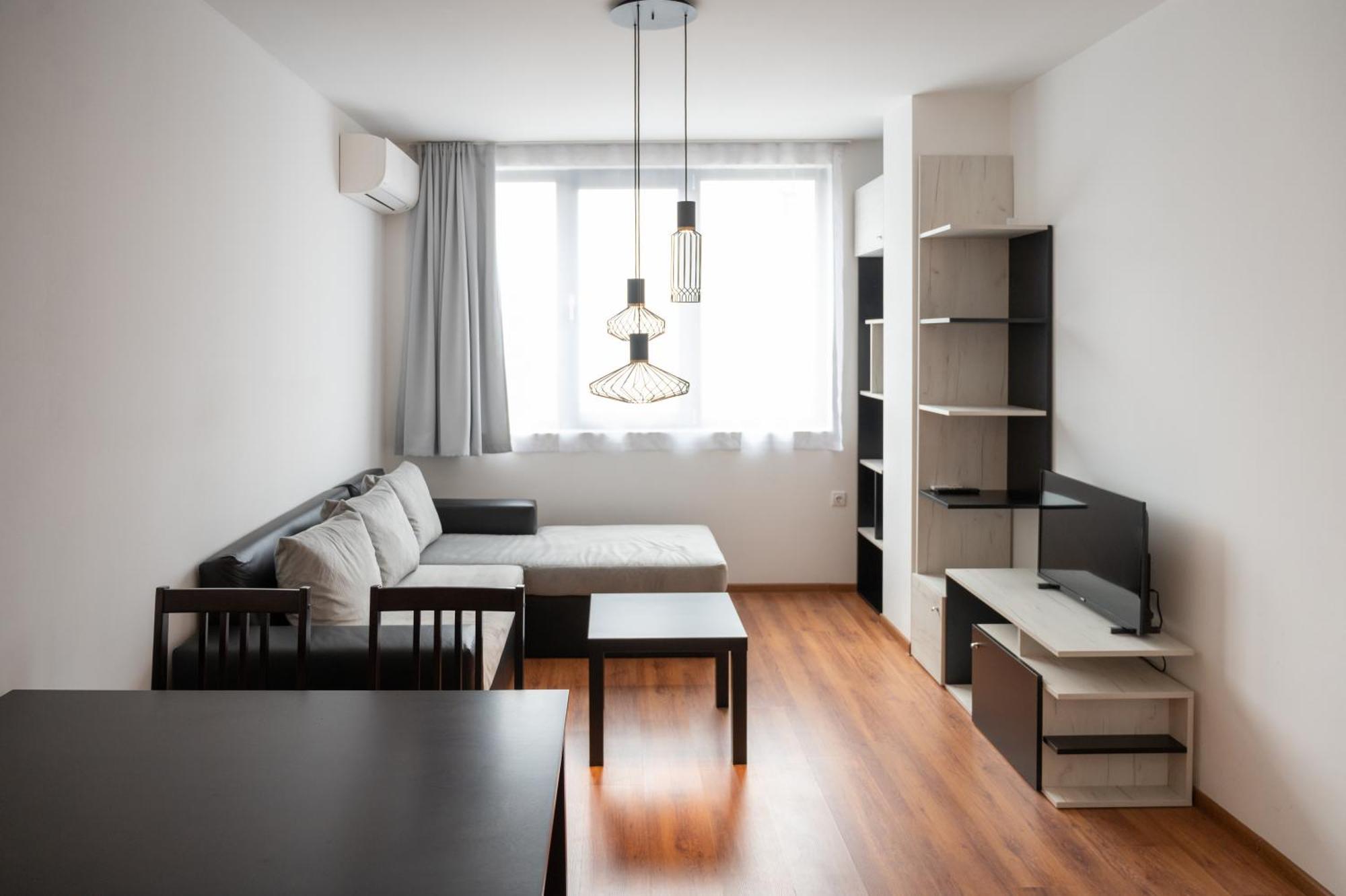 Sunny 1Bdr Apartment Near Center Sofia Exterior photo