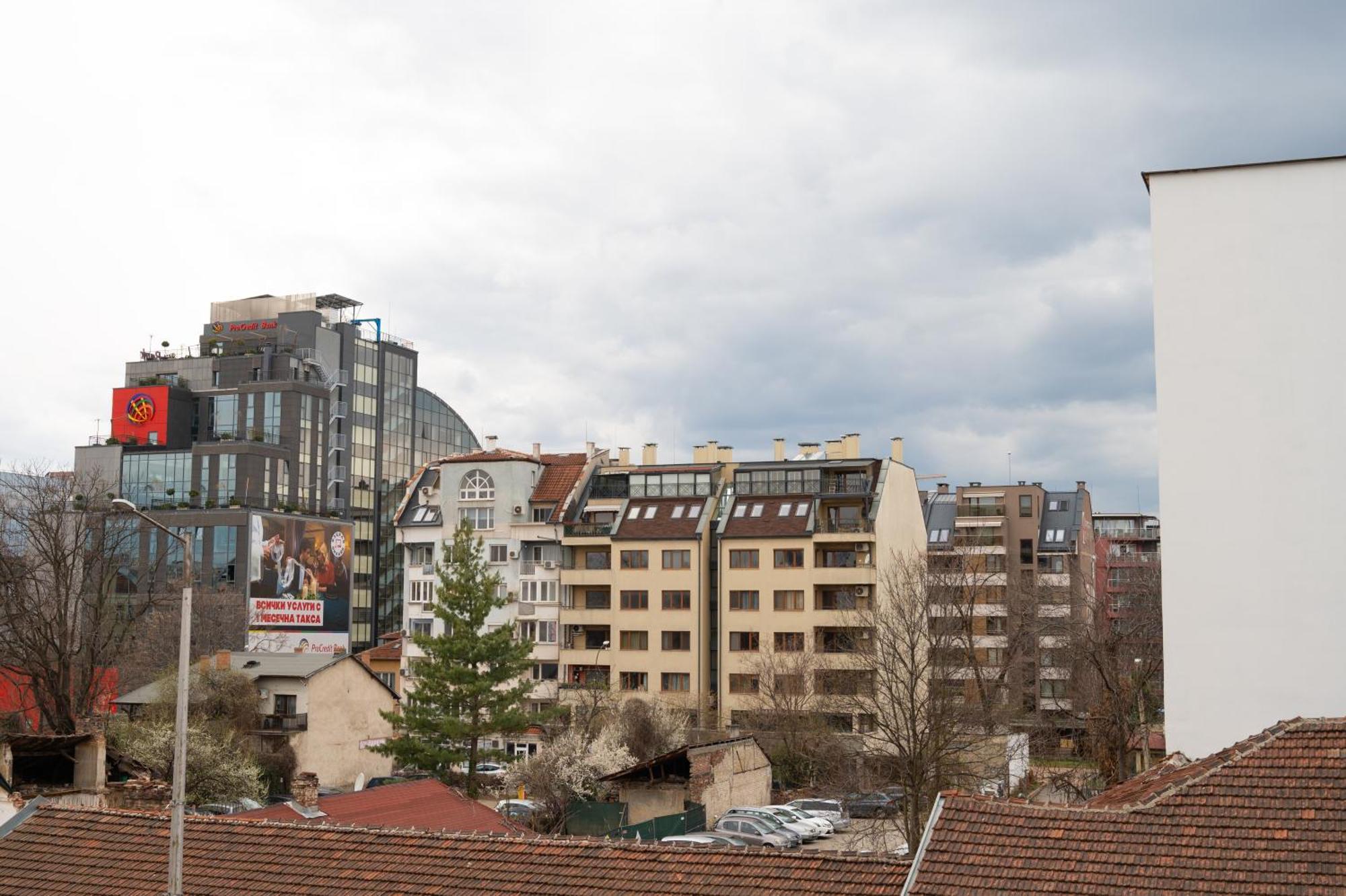 Sunny 1Bdr Apartment Near Center Sofia Exterior photo
